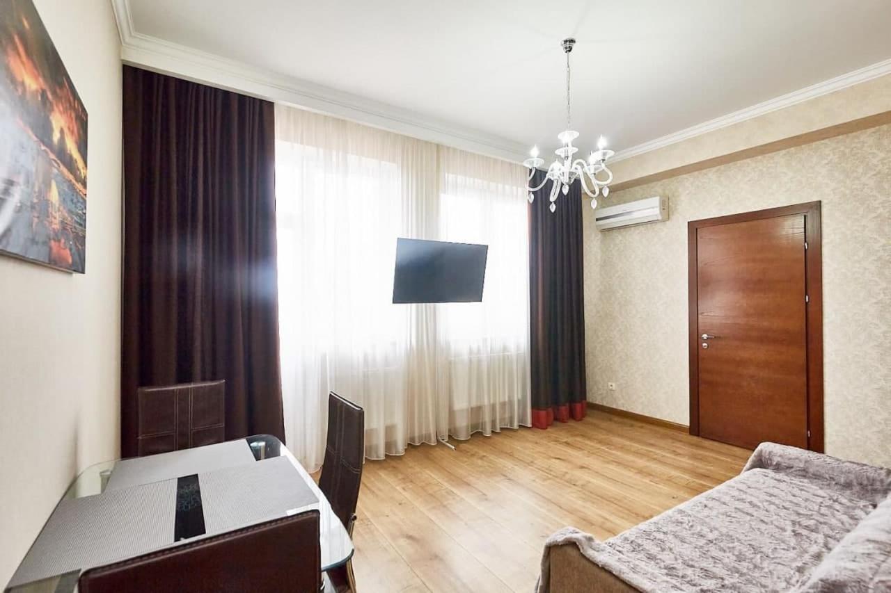 Ultracentral Spacious Apartment Chisinau Luaran gambar