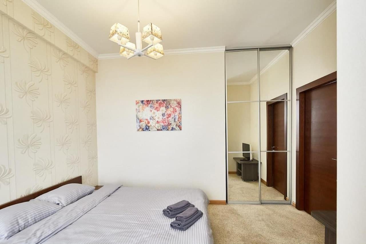 Ultracentral Spacious Apartment Chisinau Luaran gambar