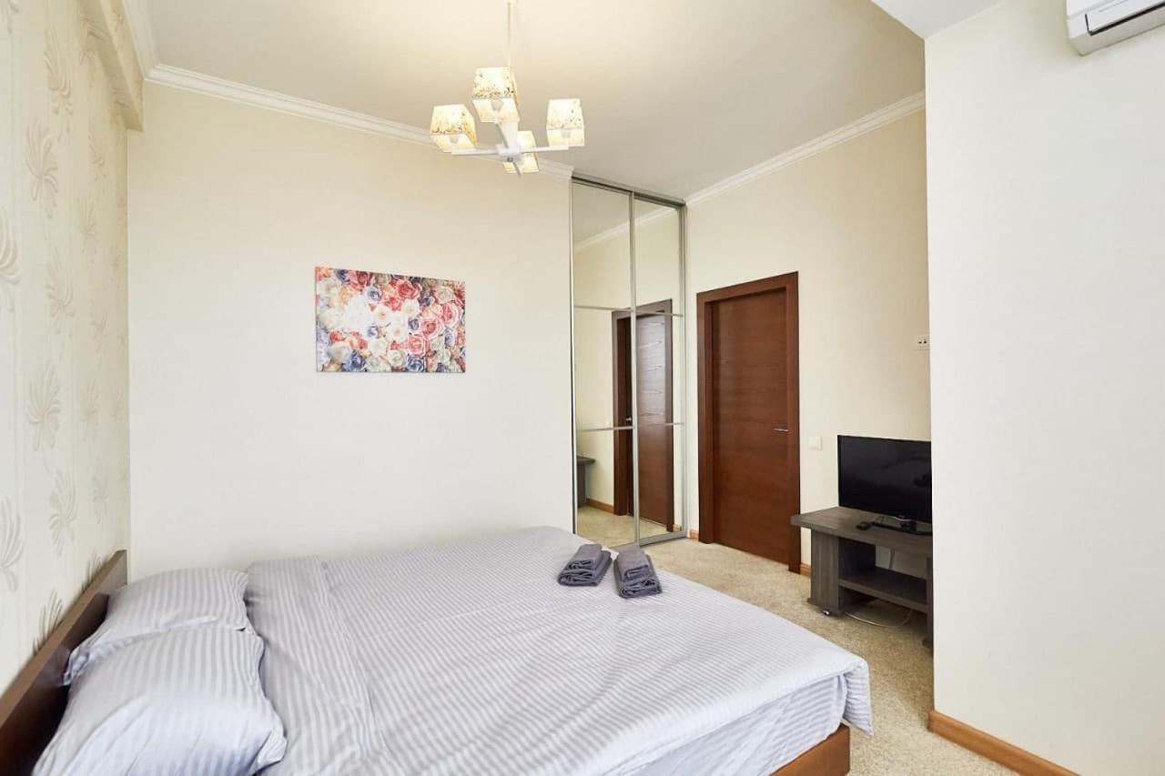 Ultracentral Spacious Apartment Chisinau Luaran gambar