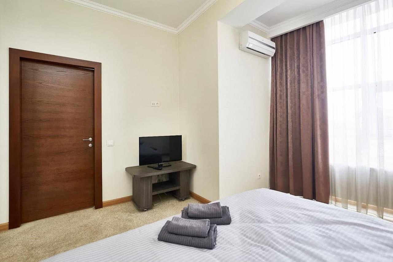 Ultracentral Spacious Apartment Chisinau Luaran gambar