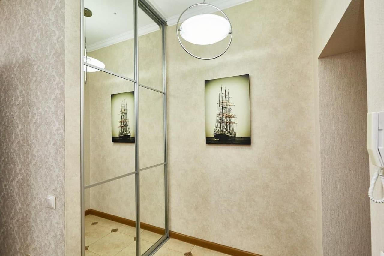 Ultracentral Spacious Apartment Chisinau Luaran gambar